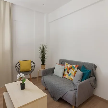 Apartment & Cozy 1 Bedroom