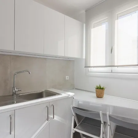 & Cozy 1 Bedroom