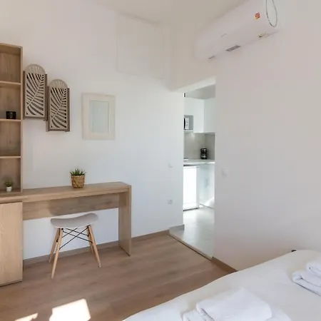 Apartment & Cozy 1 Bedroom