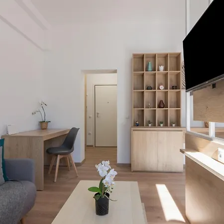 & Cozy 1 Bedroom