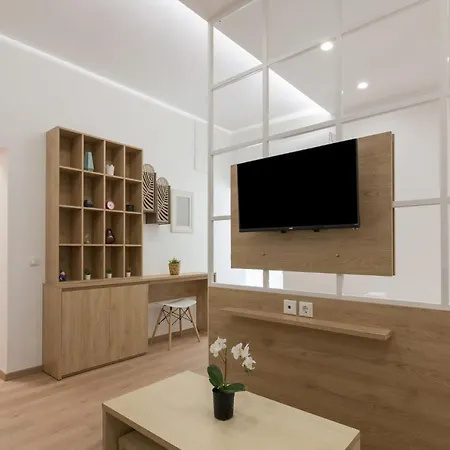 & Cozy 1 Bedroom Apartment Athens
